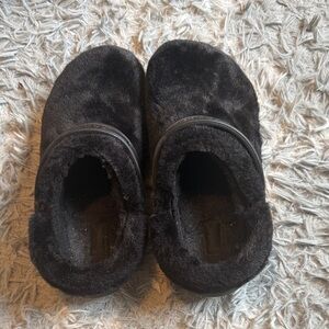 CROCS Black Furry Classic Clog Slippers